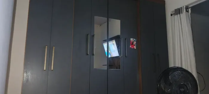 Guarda roupa 8 portas só desmontei uma vez novo