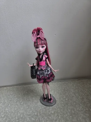Draculaura intercâmbio - Monster high