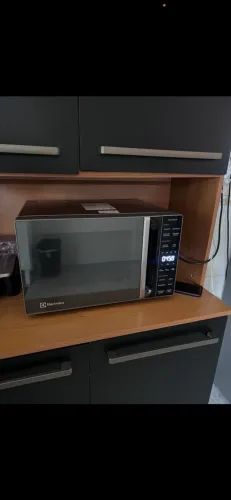 Vendo microondas com 5 meses de uso