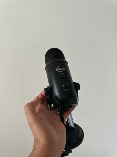 MICROFONE BLUE YETI
