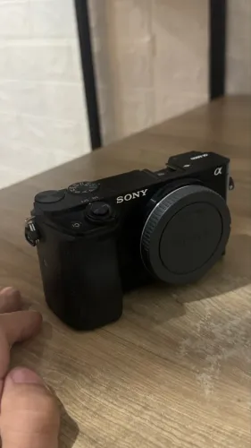 Vende ou troca por lente Sony  ,precisa repara parou de funcionar  mas tem concerto 