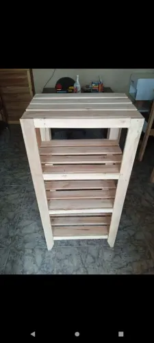 Estante multiuso de madeira