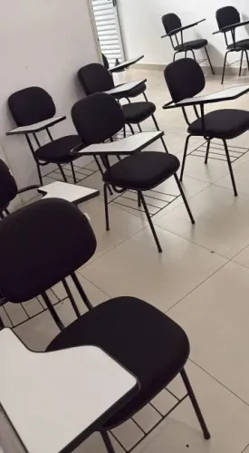 Cadeira Universitária Prancheta Estofada Ergonômica Aço 3/4 Forte Oportunidade