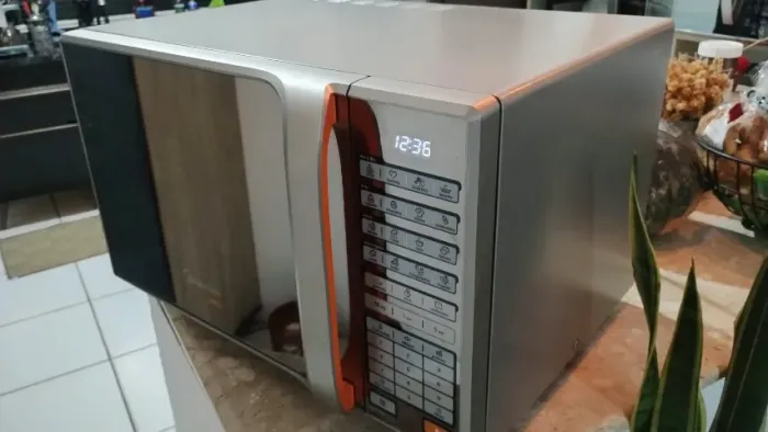 Micro-ondas Espelhado Midea 30L Display fluorescente Funções Grill Limpa Facil 127v (NOVO)