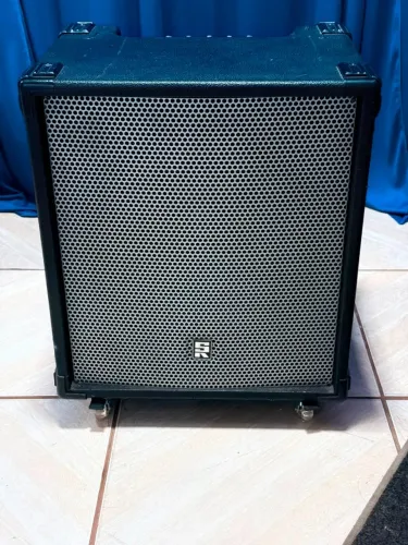 Amplificador / Cubo para Contrabaixo Staner BS 150 (140W RMS) - Falante 15"