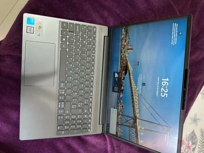 Lenovo IdeaPad Slim 3 15IRU10