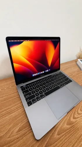 Macbook Pro i7/ 16Gb Ram / 500Gb Ssd