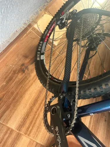 Bicicleta first aro 29, tamanho 19