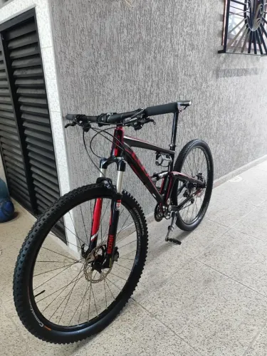 Bicicleta GT Zascar Full Carbono 