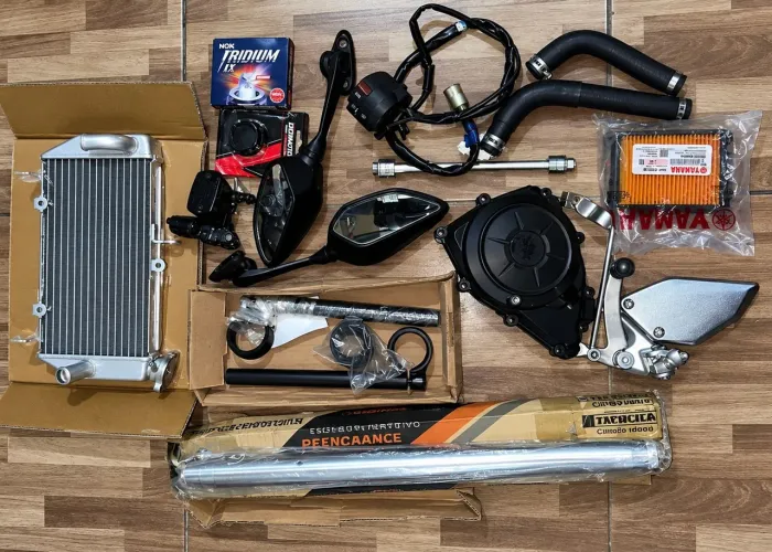 Peças de moto R3