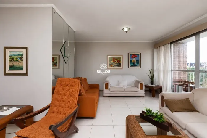 Apartamento à venda com 3 quartos no Alto da Glória em Curitiba