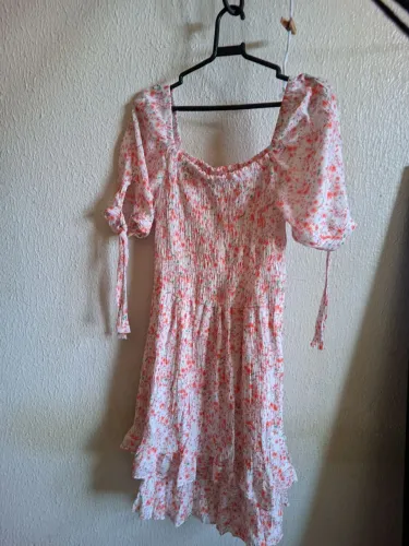 Vestido romântico floral M