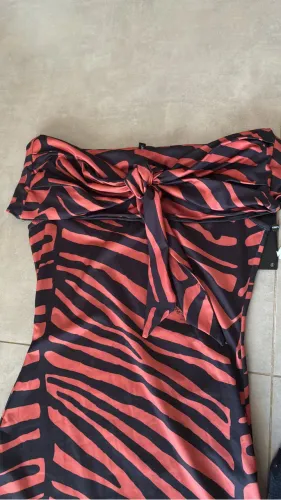 Vestido lança perfume