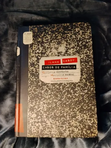 Livro Casos de Família, Ilana Casoy, capa dura, editora Darkside