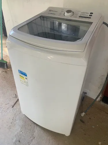 Máquina de lavar semi nova