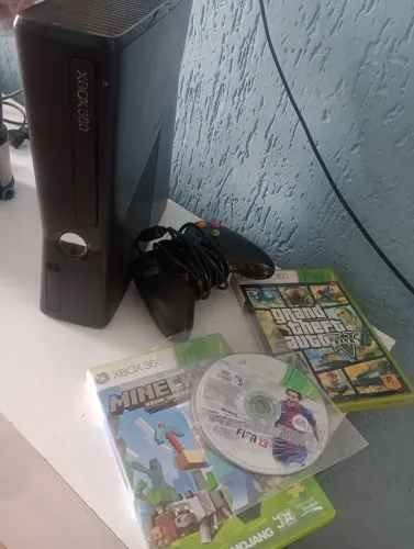 Xbox 360 Slim + Jogos + controle 
