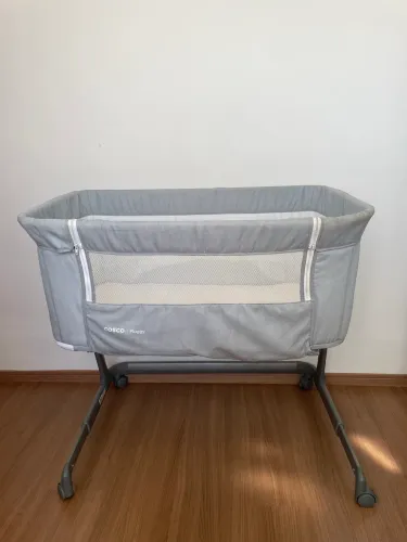 Berço acoplado na cama 