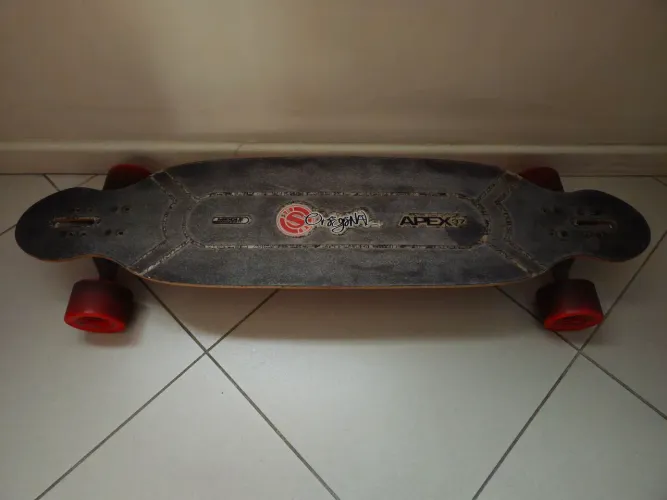 Longboard Original Apex 37, Truck Crail, Rodas Moska, Rolamento Red Bones Red
