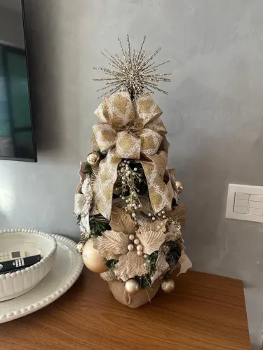 Mini árvore de natal para compor uma bancada, mesa