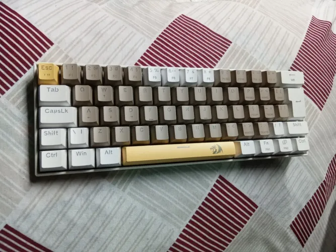 TECLADO MECÂNICO REDRAGON LAKSHMI K606 - 3 DIAS DE USO