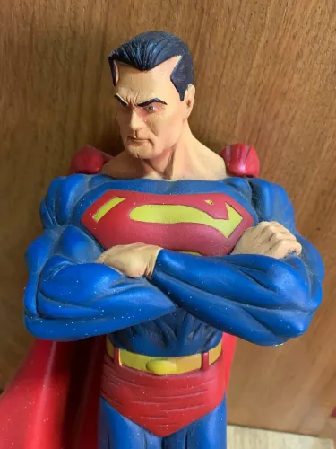 Estátua Boneco Action Figure Superman em gesso