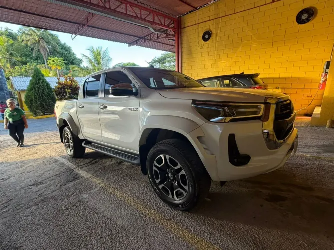 Toyota Hilux CD SRX Plus 4X4 2.8 TDI Die. Aut. 2024