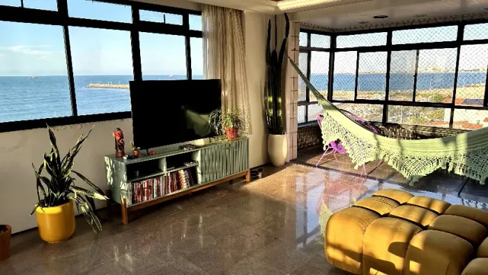 Foto do anúncio de Apartamento Vista Mar 200m2 com Piscina na Praia de Iracema, 3 quartos no Praia de Iracema