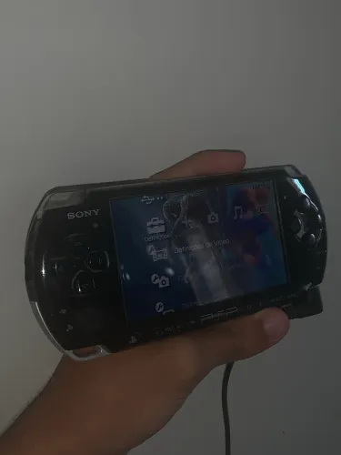 Psp 3000 8 gb de memória mais carregador