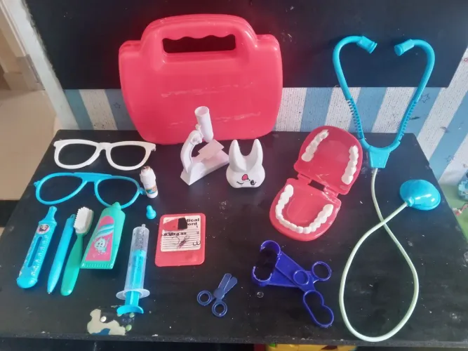 Brinquedo médico dentista