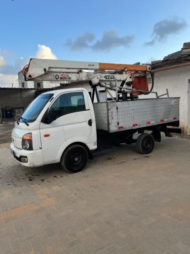 Hyundai HR HDB com Cesto Aéreo 