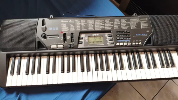 Teclado Casio CTK-700