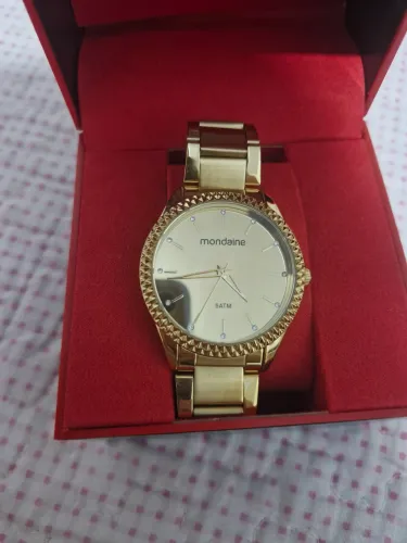 Relógio Mondaine, usado apenas uma vez, sem marcas de uso.