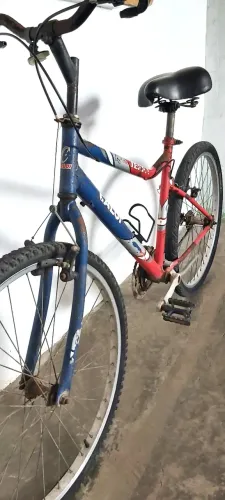 Bicicleta Caloi aro 26.