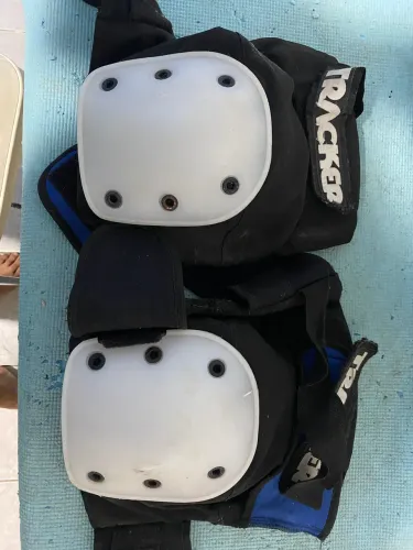 Joelheiras skate Tracker Pro Street-X