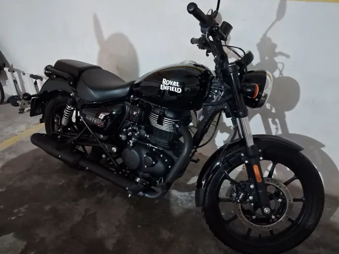 Meteor 350, fire ball black, estado de zero, sem detalhes