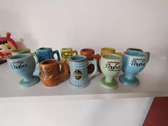 Lote 18 miniaturas de canecas para decoração