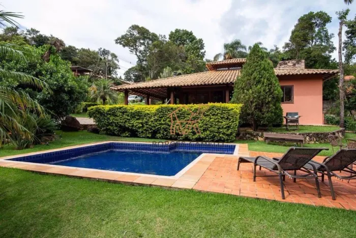 Casa MOBILIADA 4 quartos para alugar, 240 m² - Retiro Do Chalé - Brumadinho/MG