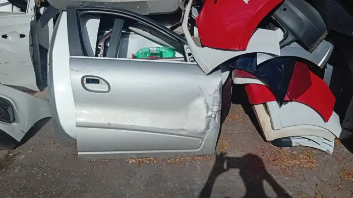Porta lado direito kwid