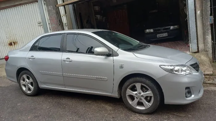 Toyota Corolla GLI 1.8 Flex 16V Aut. 2014