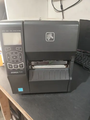 Impressora zebra zt230 usada