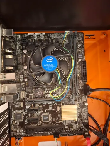 Placa-mae Asus + Processador Intel i3 + Gabinete Gamer