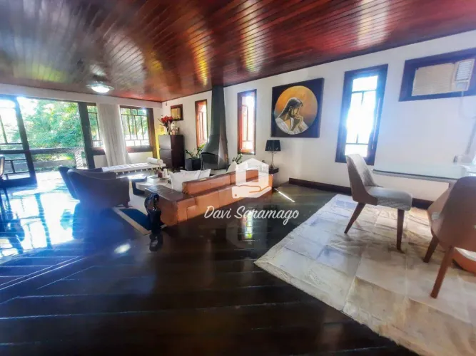 Espetacular casa de alto padrão, em condomínio fechado com 3 dormitórios à venda por R$ 3.
