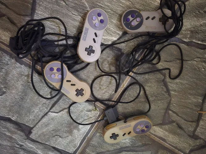 Super Nintendo-4 controles no estado