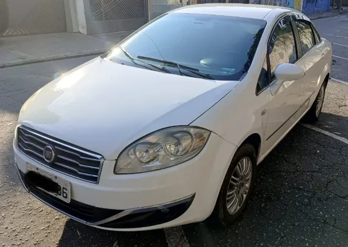 Fiat Linea Essence 1.8 Flex 16V 4P 2016