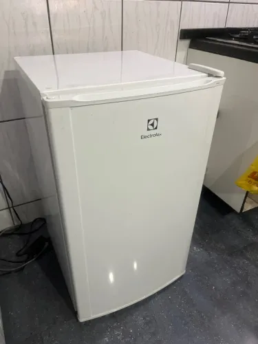 ? Frigobar Electrolux Branco - R$ 900,00