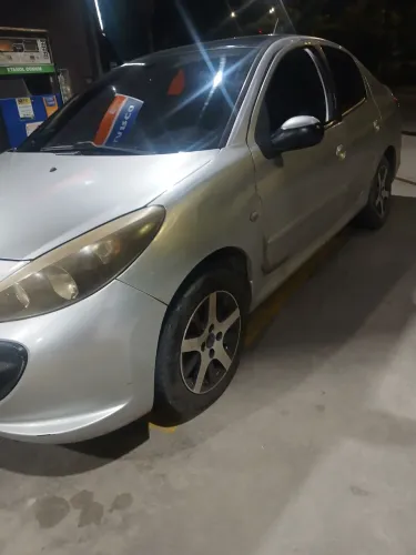 Peugeot 207 Sedan Passion XR 1.4 Flex 8V 4P 2013