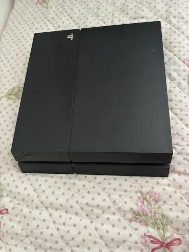 Oportunidade PlayStation 4 1 TB+ monitor + 2 controles + jogos