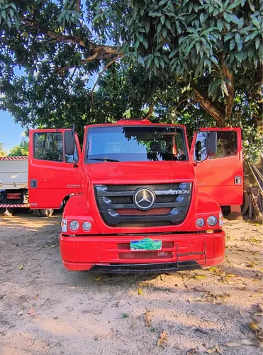Mercedez BENZ/ATRON 2324 ano 2014