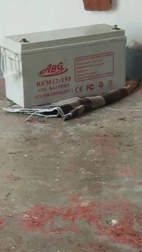Vendo uma bateria em gel pra caminhão ou som automotivo 150 amperes semi nova valor 800