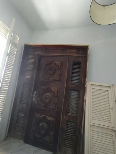 Vendo porta,vai toda completa 